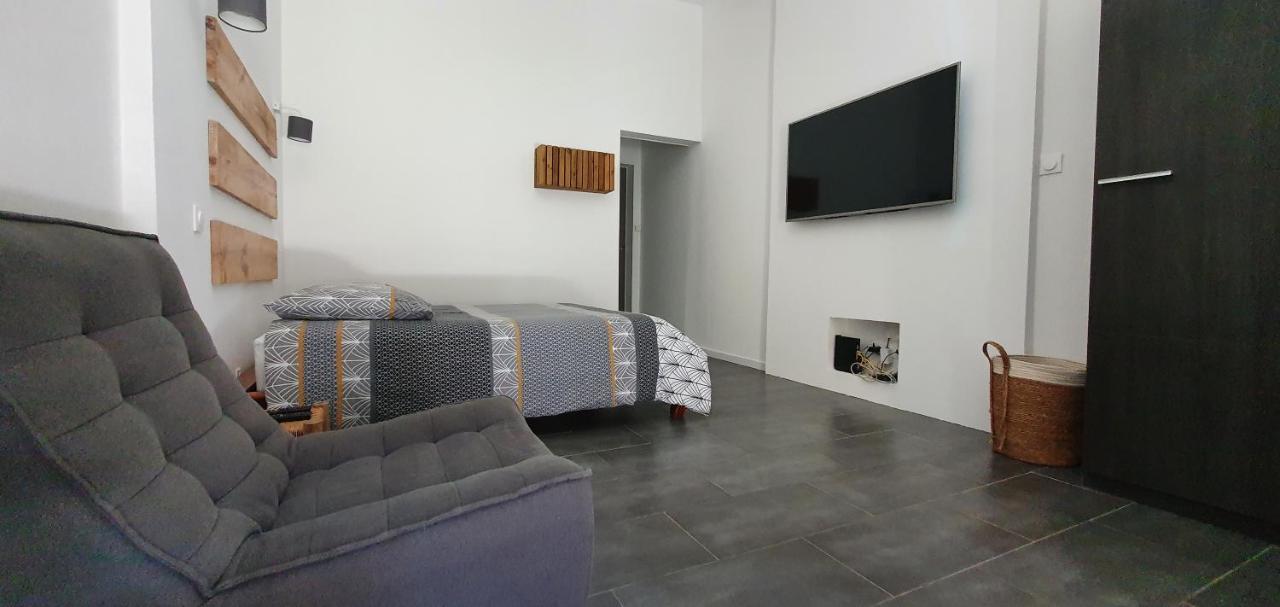 Crea Run Apartment แซ็ง-ปีแยร์ ภายนอก รูปภาพ